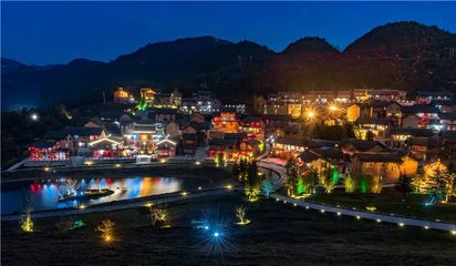 美景丨六盤水這片森林中,竟藏著一處絕美的彝族風(fēng)情小鎮(zhèn)&hellip;|彝族|度假區(qū)|貴州_新浪新聞